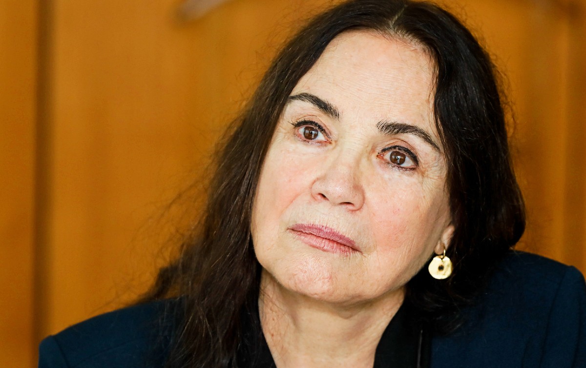 Sem trabalho, Regina Duarte implora por patrocínios