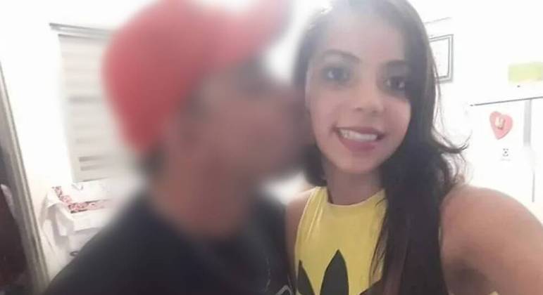 Grávida é atingida por monitor cardíaco em ambulância e morre