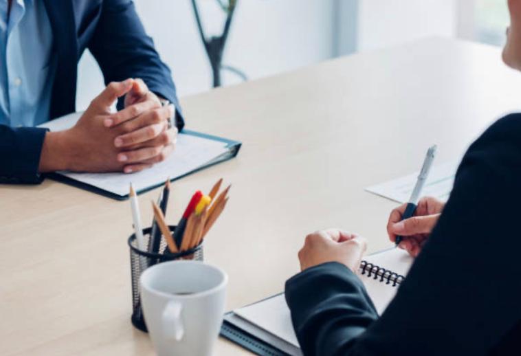 Cinco formas de se destacar em uma entrevista de emprego