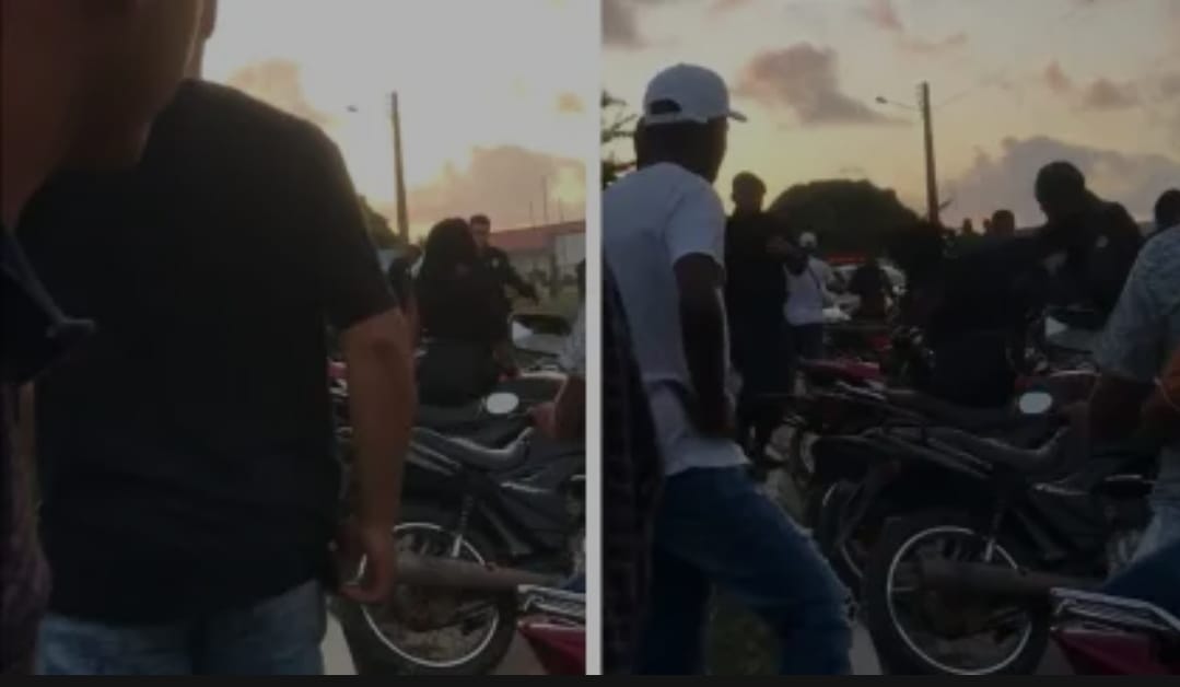 Mulher leva soco de policial durante abordagem