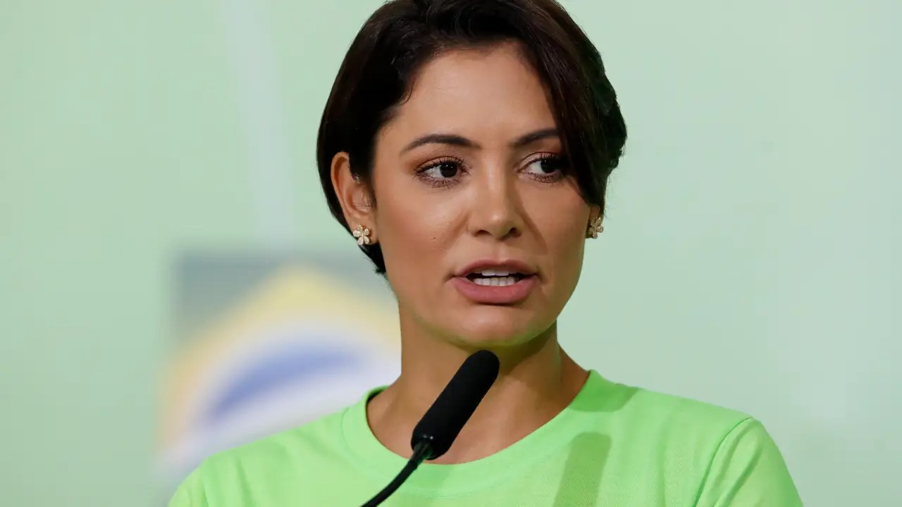 Michelle ganha PL Mulher, salário de R$ 33,7 mil e viagens pelo Brasil