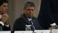 Tarcísio anuncia hospital de campanha da Marinha em São Sebastião