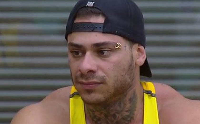 Léo Stronda vira evangélico e deixa grupo de rap: “Não faz mais sentido”