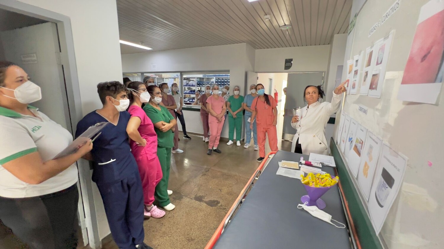 Heja capacita equipe de enfermagem sobre feridas e curativos