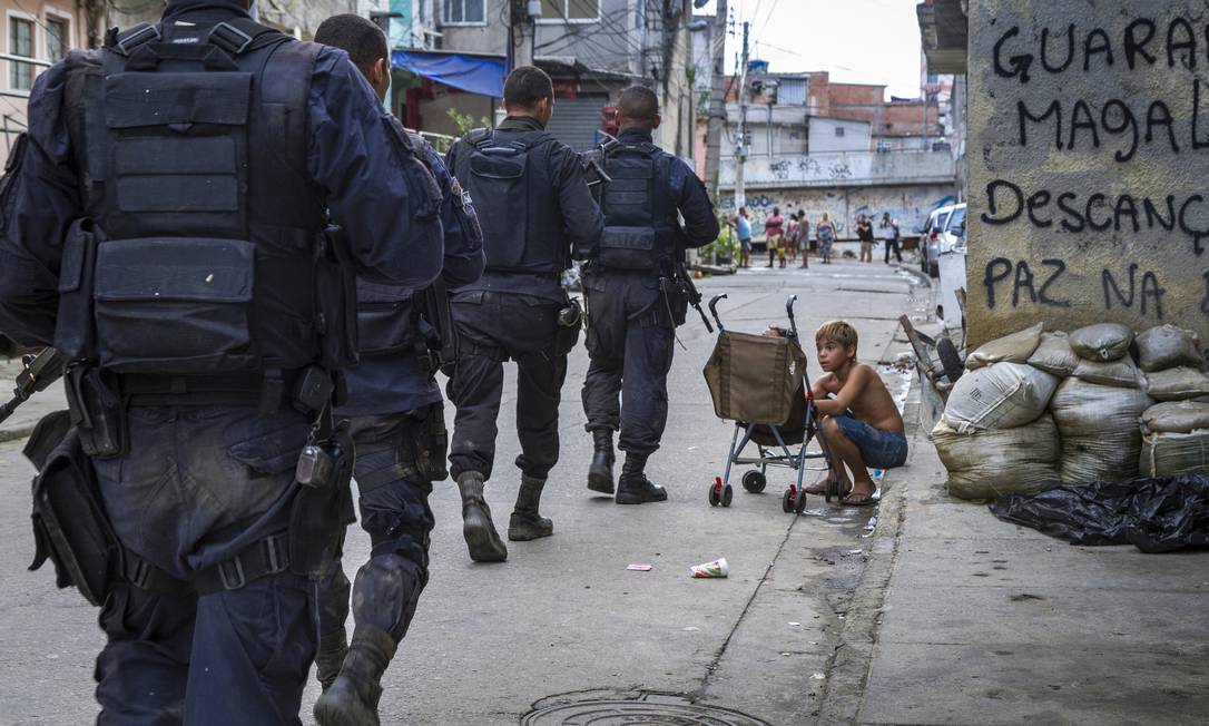 Nove em dez mortes em ações policiais na Maré têm indícios de execução
