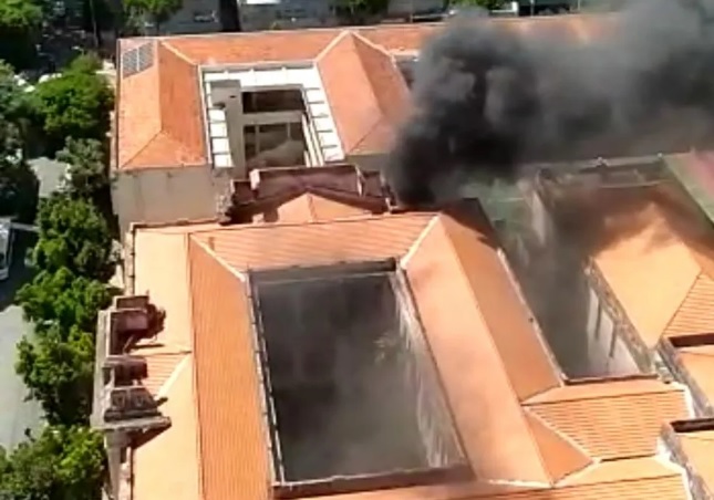14 pessoas são resgatadas após princípio de incêndio em escola