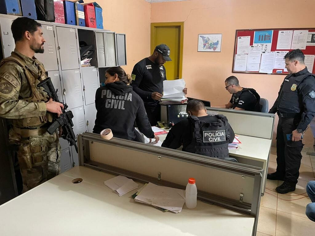 Fiscais municipais que exigiam propina são alvo de operação, em Santo Antônio do Descoberto