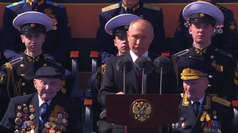 Celebrações do Dia da Vitória na Rússia são reduzidas devido à tensão com o Ocidente