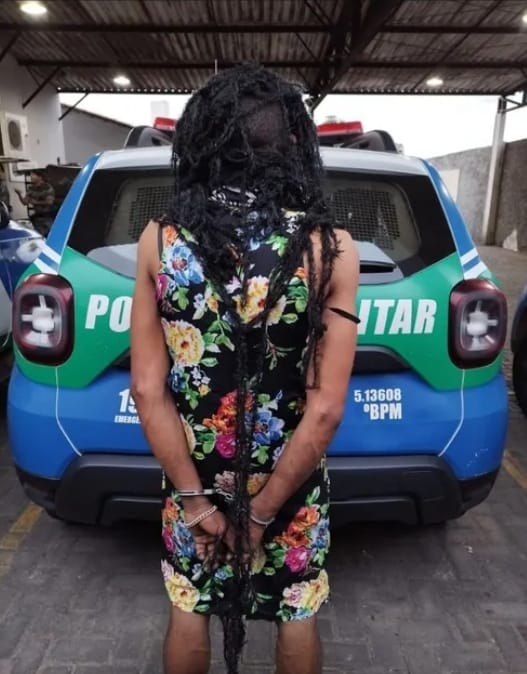 Suspeito de furtar loja e se vestir de mulher para escapar da polícia é preso