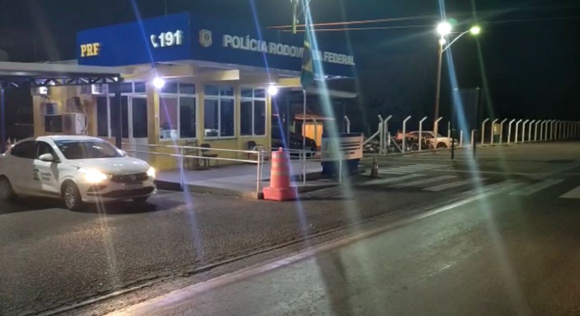 Adolescente foge e é resgatada pela PRF na BR 153