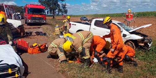 Grave acidente mata uma pessoa e deixa outras cinco feridas, na BR-251