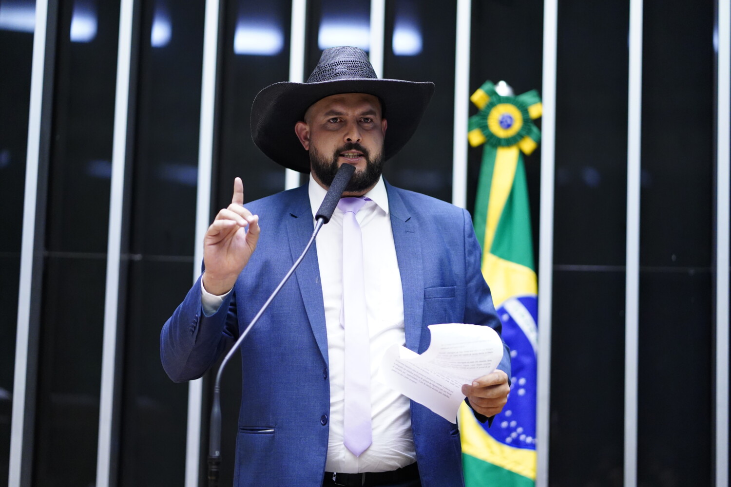 Inexperiência ou ignorância? Zé Trovão pede intervenção dos EUA no Brasil