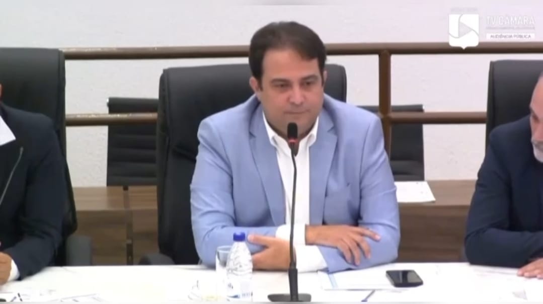 "Construí minha vida trabalhando e nunca dependi da política", diz Roberto sobre bens