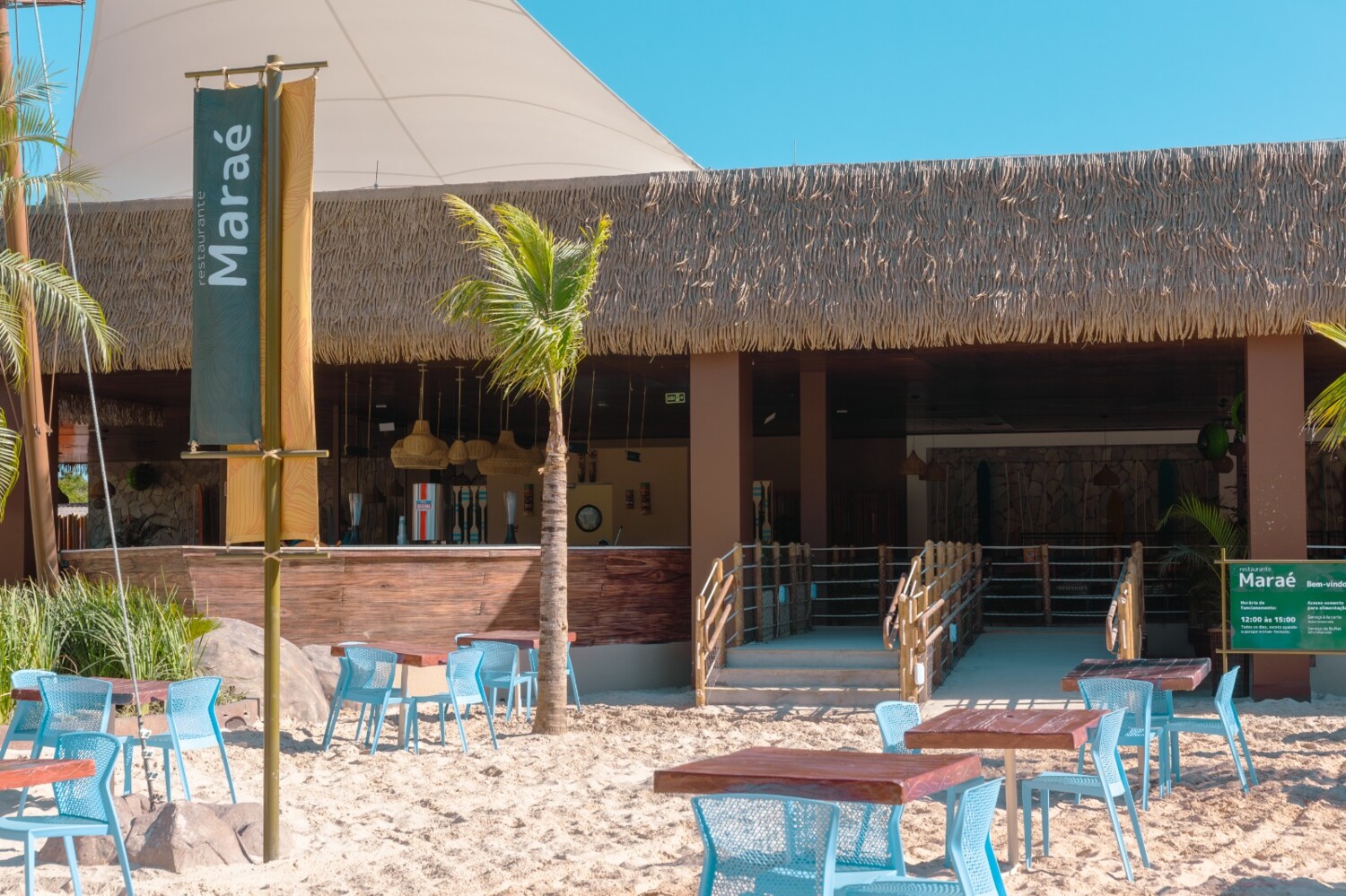 Hot Park dá início a tematização do parque com inauguração de restaurante estilo havaiano na Praia do Cerrado