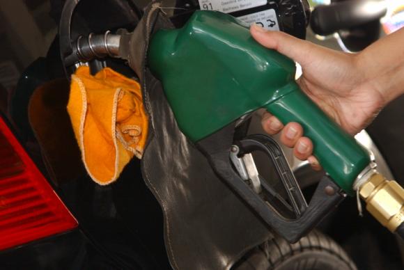 Mexida no ICMS faz a gasolina subir em quase todo o País