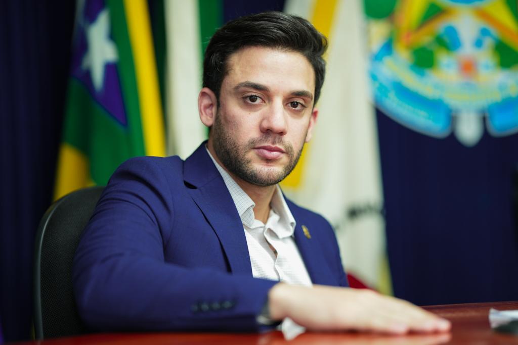 Vereador relata luta por progresso em município