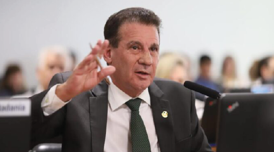 Com PSD na oposição, Vanderlan terá dificuldade para unir sigla