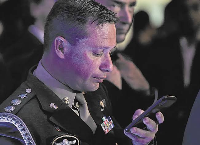 PF encontra ‘roteiro de golpe’ em celular de ajudante de ordens de Bolsonaro, diz revista