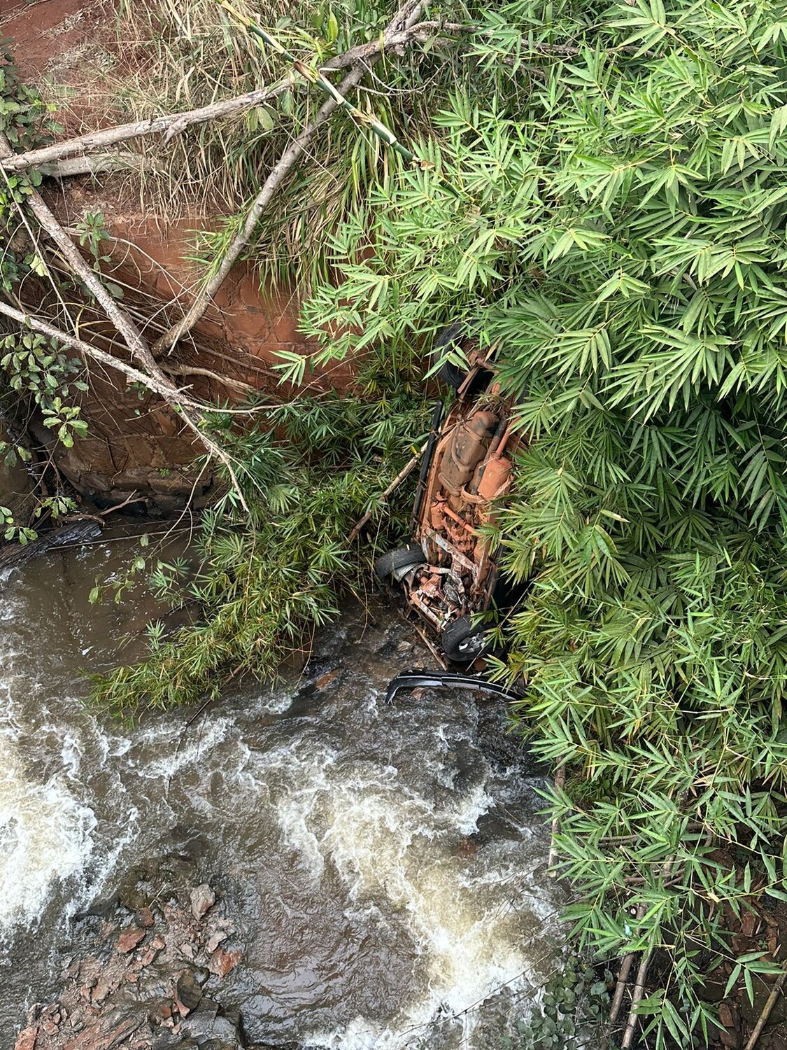 Motorista morre e outro fica ferido em acidente na BR-153