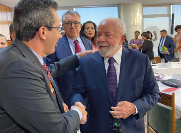 Lula abre agenda para ouvir prefeitos no Planalto