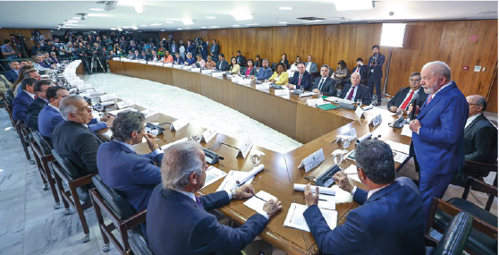 Lula diz a ministros: “Vamos ter  de cumprir o que prometemos”