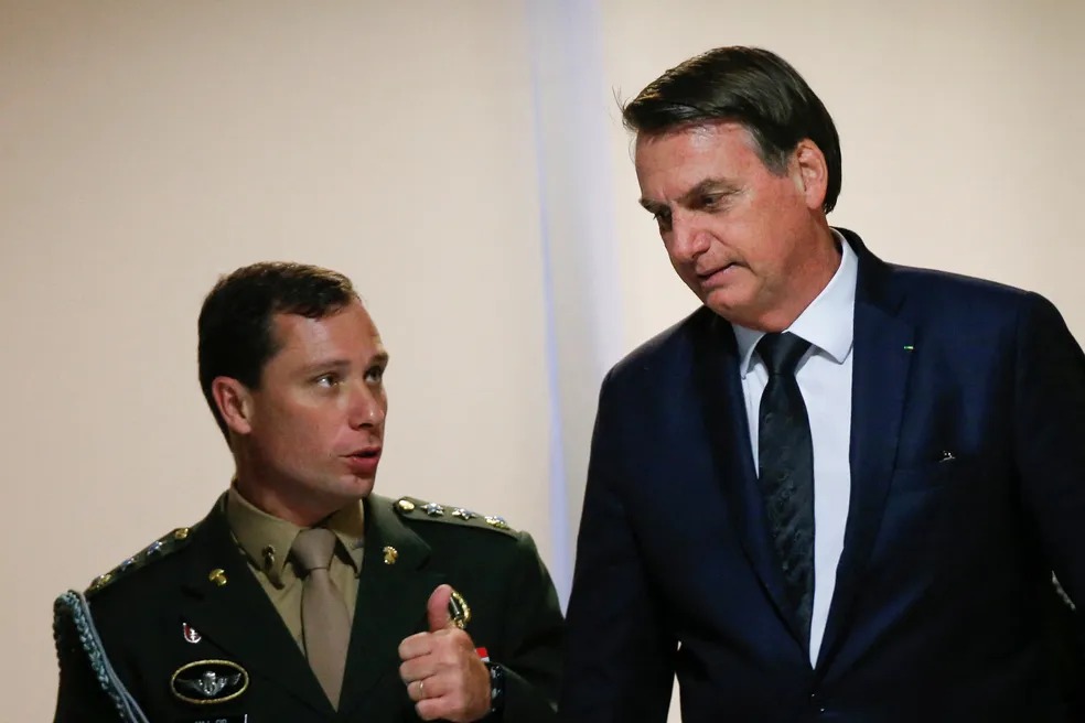 Está com medo de que? Defesa de Mauro Cid pede que STF o livre de prestar depoimento em CPI