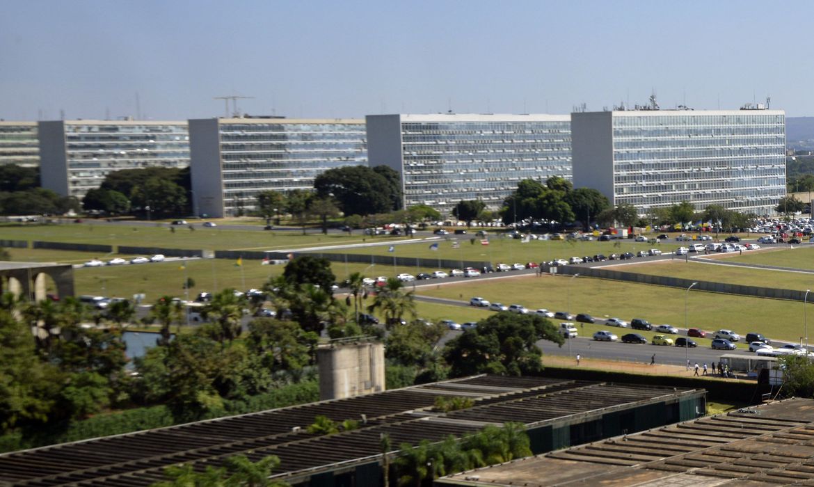 Governo autoriza preenchimento 4,4 mil vagas em concursos federais