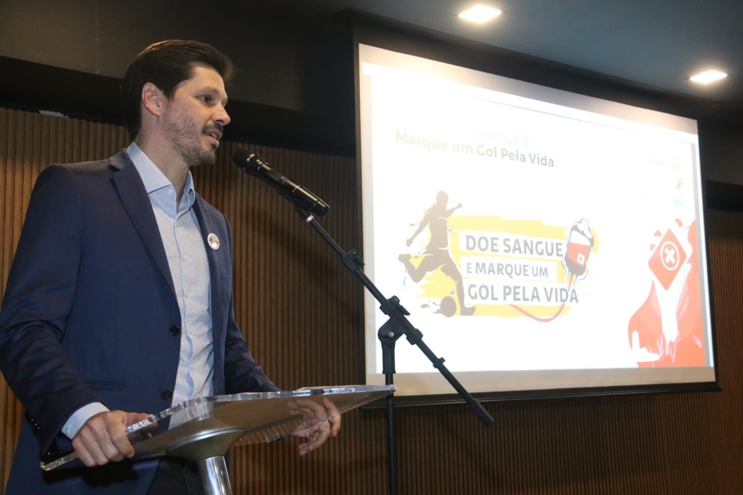 “Futebol tem poder de unir e salvar vidas”, afirma Daniel Vilela