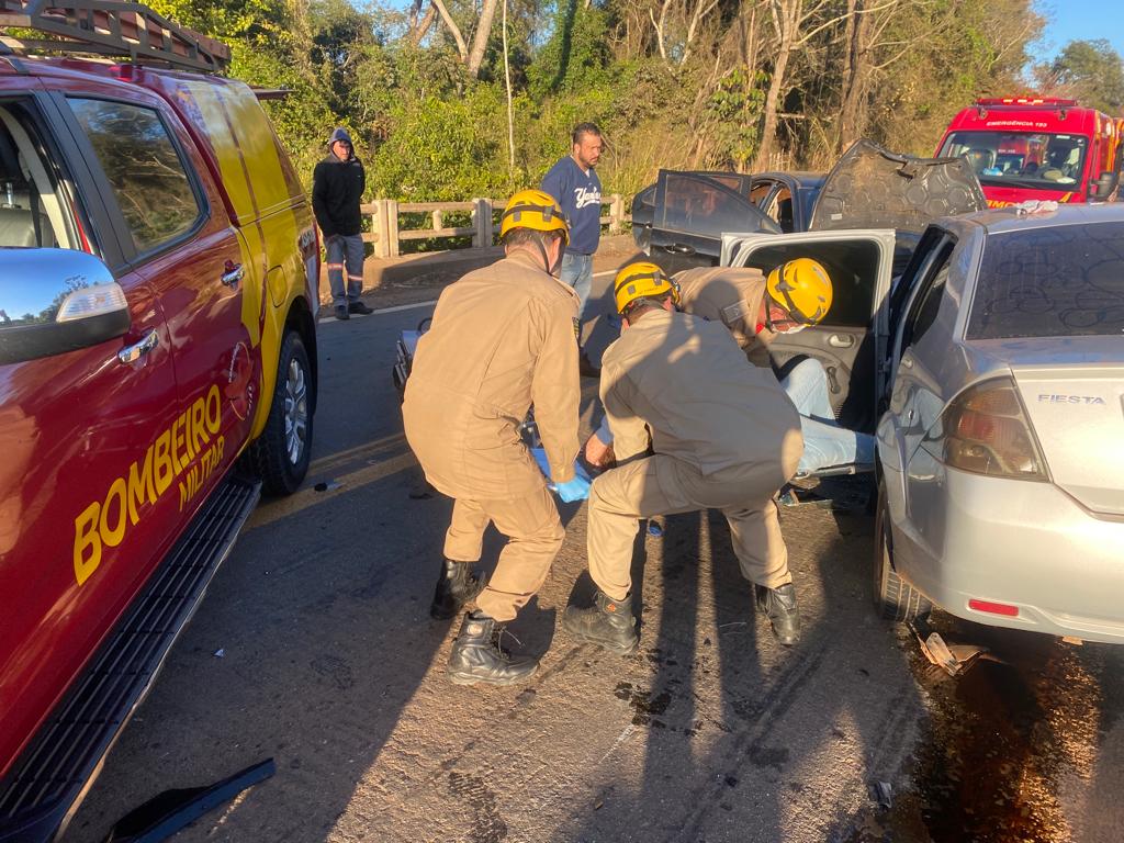 Bombeiros atendem ocorrência de trânsito perto de Catalão