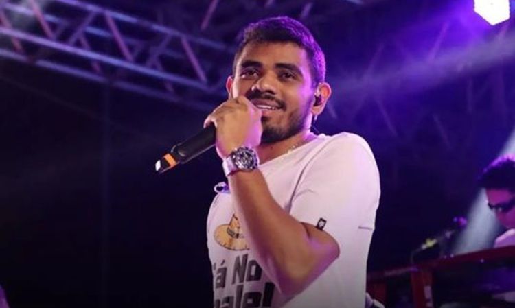 Pai da Seresta se apresenta no Arena Multiplace