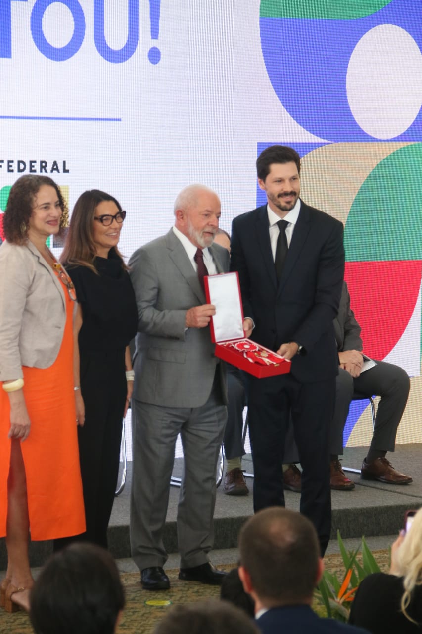 Daniel Vilela recebe Ordem Nacional do Mérito Científico em cerimônia no Palácio do Planalto