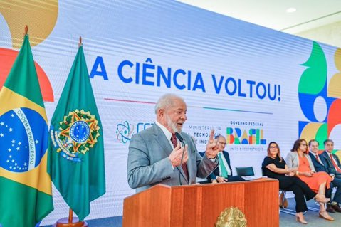 Minha Casa Minha Vida é reparação histórica com o povo, diz Lula