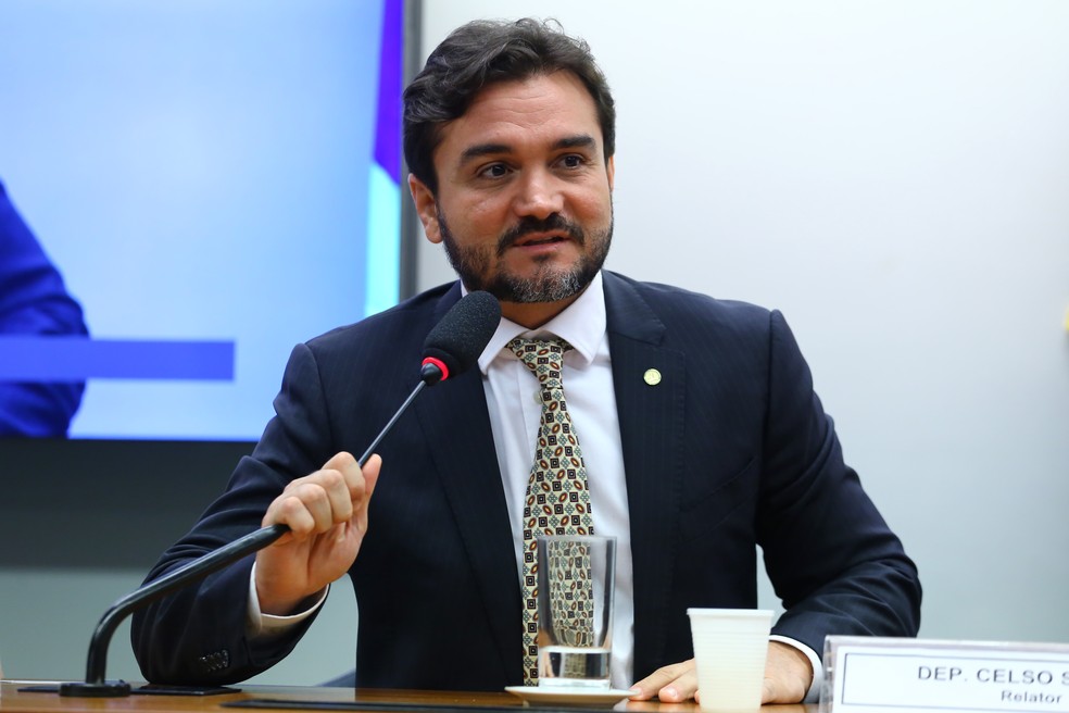 Confirmada a troca no Turismo, Lula tenta blindar pastas contra o Centrão