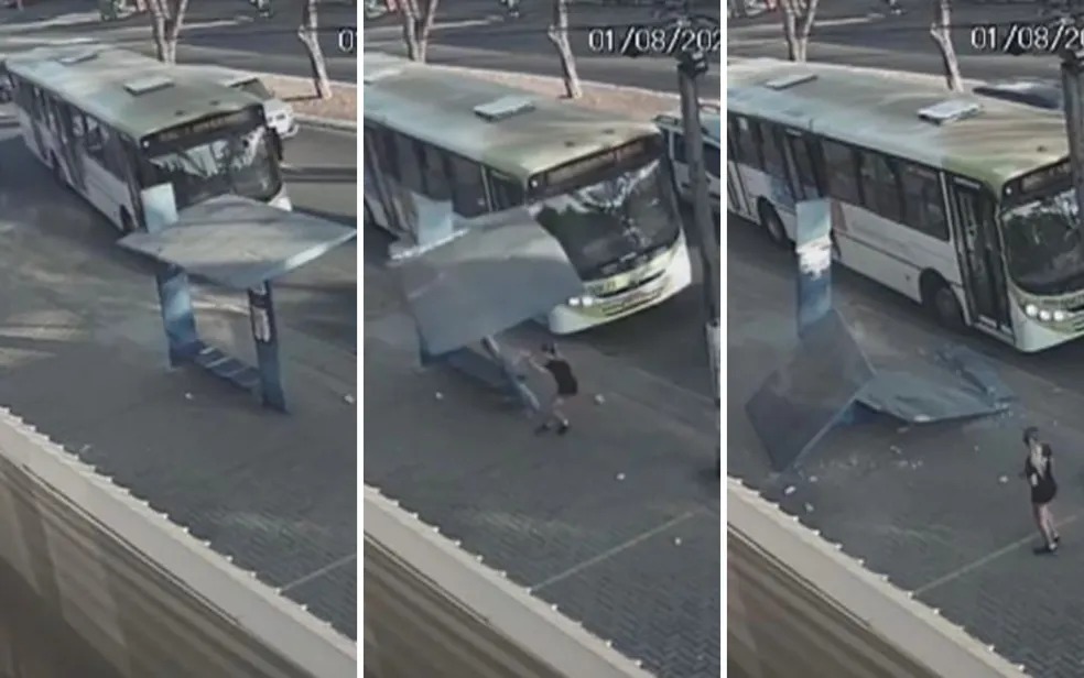 Ponto de ônibus desaba e quase atinge mulher
