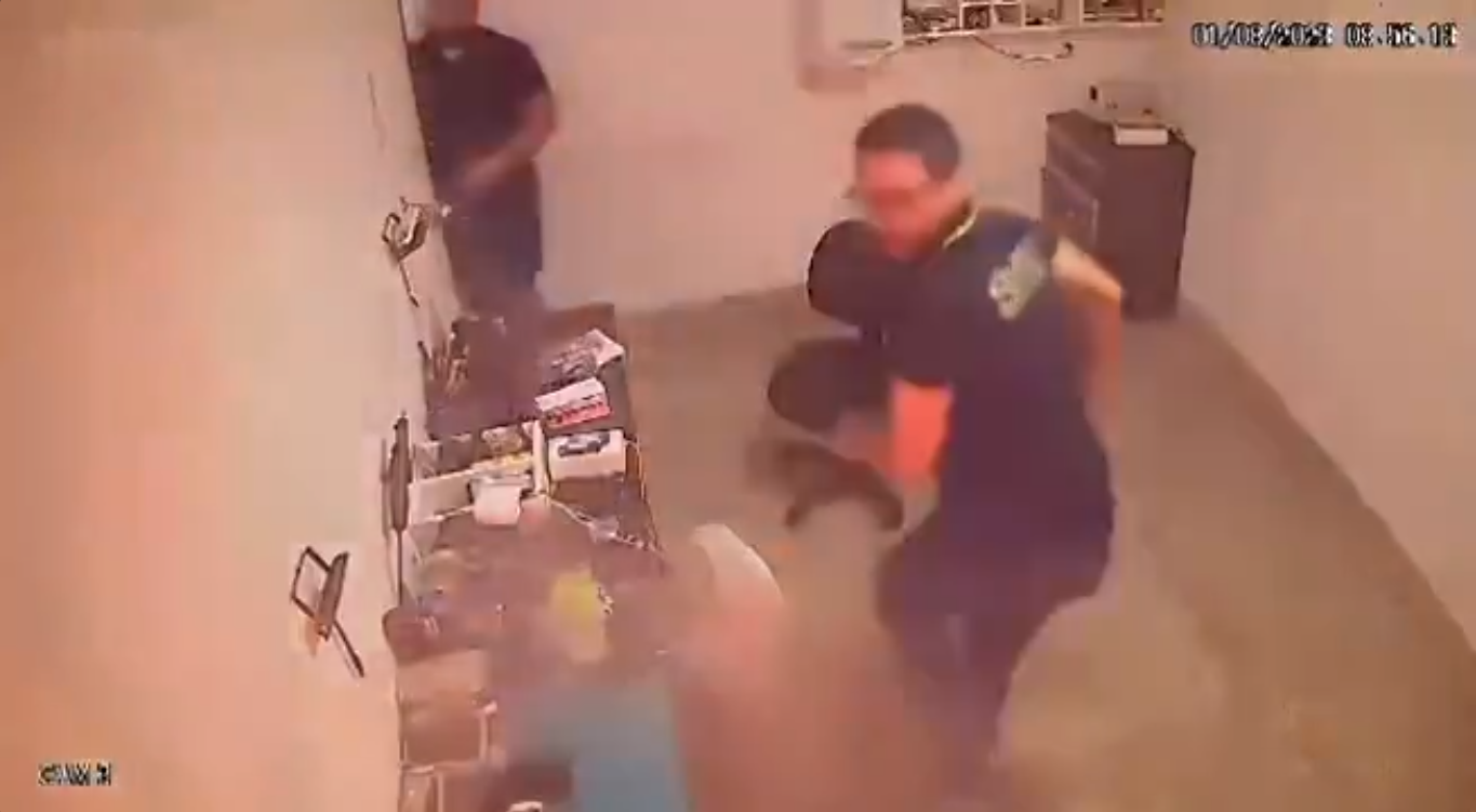 Celular explode em loja de manutenção
