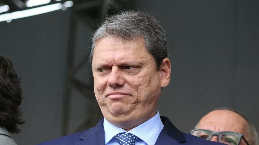 Tarcísio descarta disputar Presidência em 2026 e indica busca pela reeleição