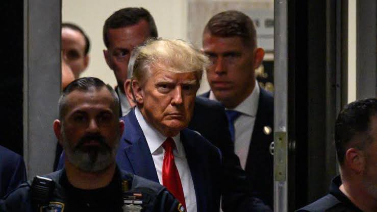 Trump enfrenta nova denúncia por tentar manipular votos na Geórgia