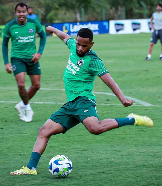 Goiás se prepara para confronto contra Athletico-PR