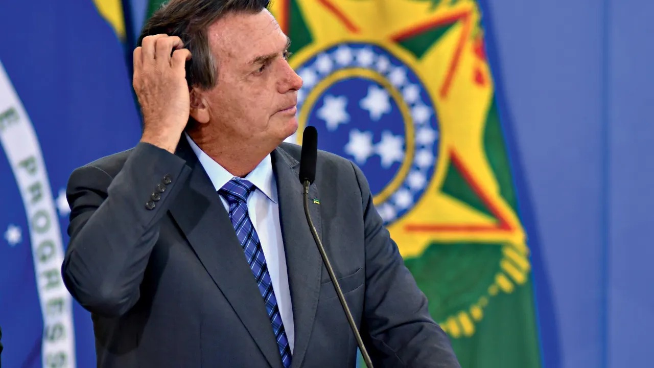 Bolsonaro assume autoria de mensagem contra o STF