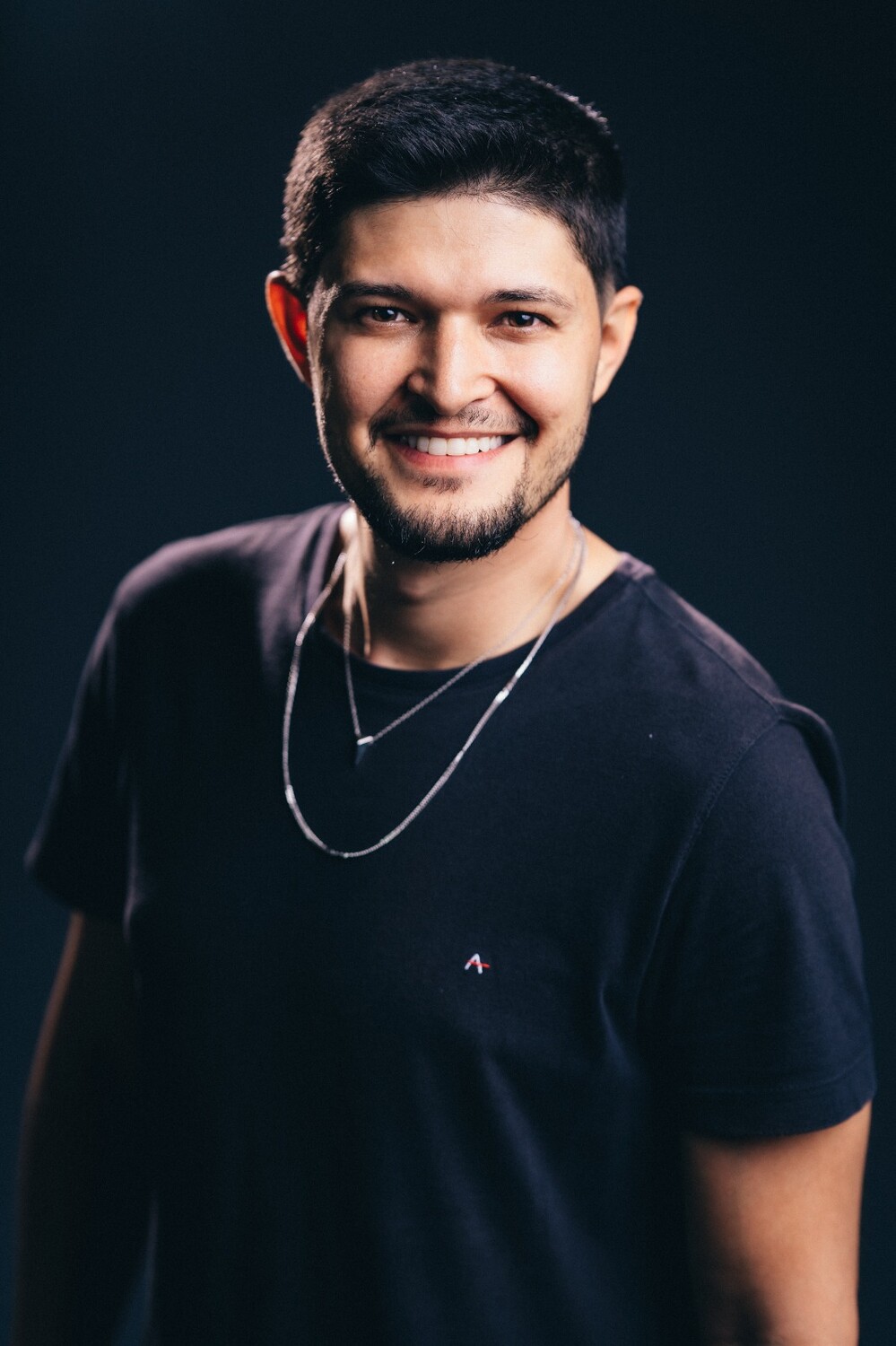 Eduardo Perro lança carreira solo e prepara clipe de hit