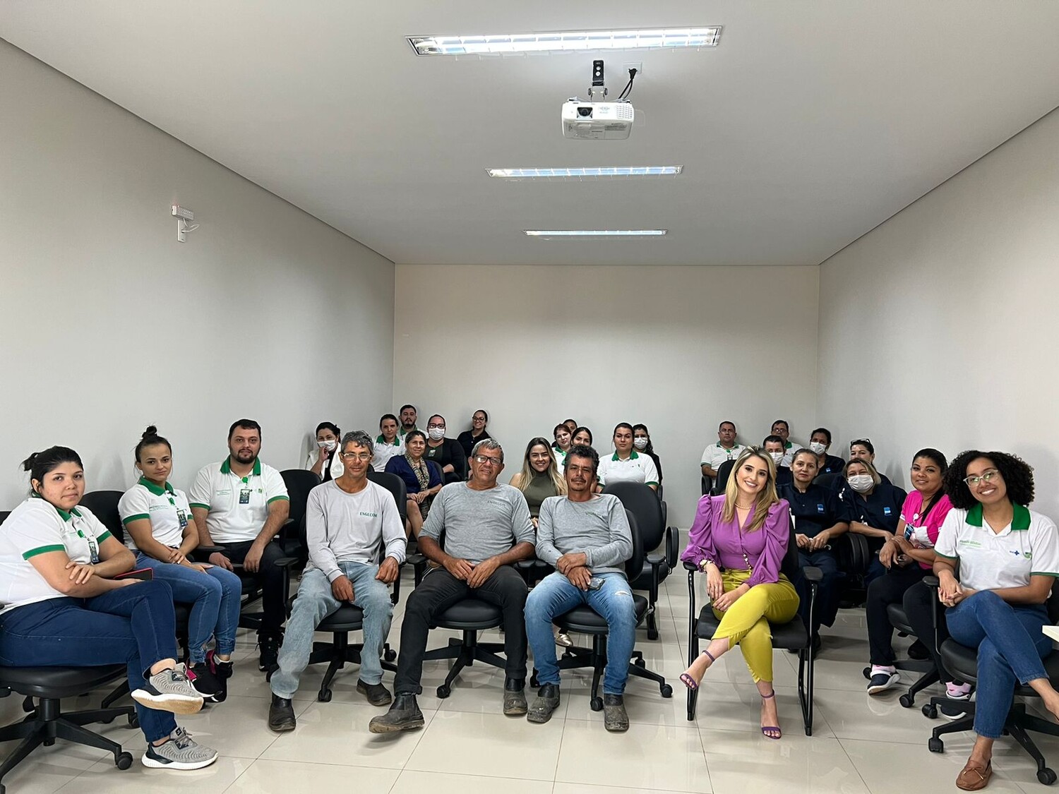 Policlínica de São Luís de Montes Belos reforça Agosto Lilás