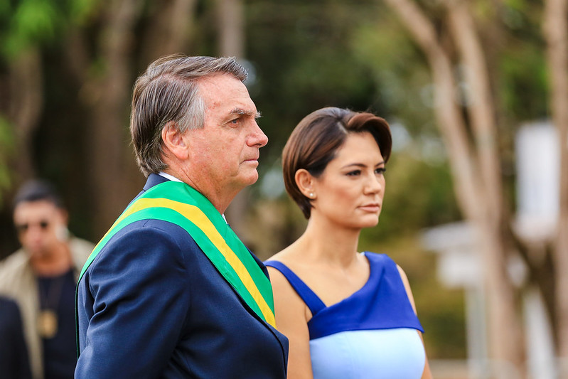 Joias: em silêncio, Bolsonaro e Michelle dizem que só falarão se caso passar para 1ª instância
