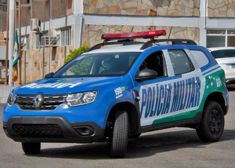 Pai é preso por usar filha de 8 anos para despistar polícia em venda de drogas