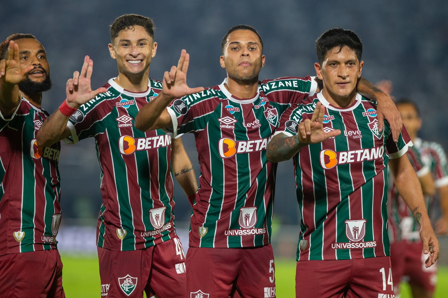 Fluminense vence o Olímpia-PAR e volta às semifinais da Libertadores após 15 anos