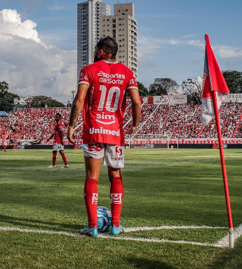 “Não da para admitir a forma que nós entramos no jogo”, diz presidente do Vila Nova