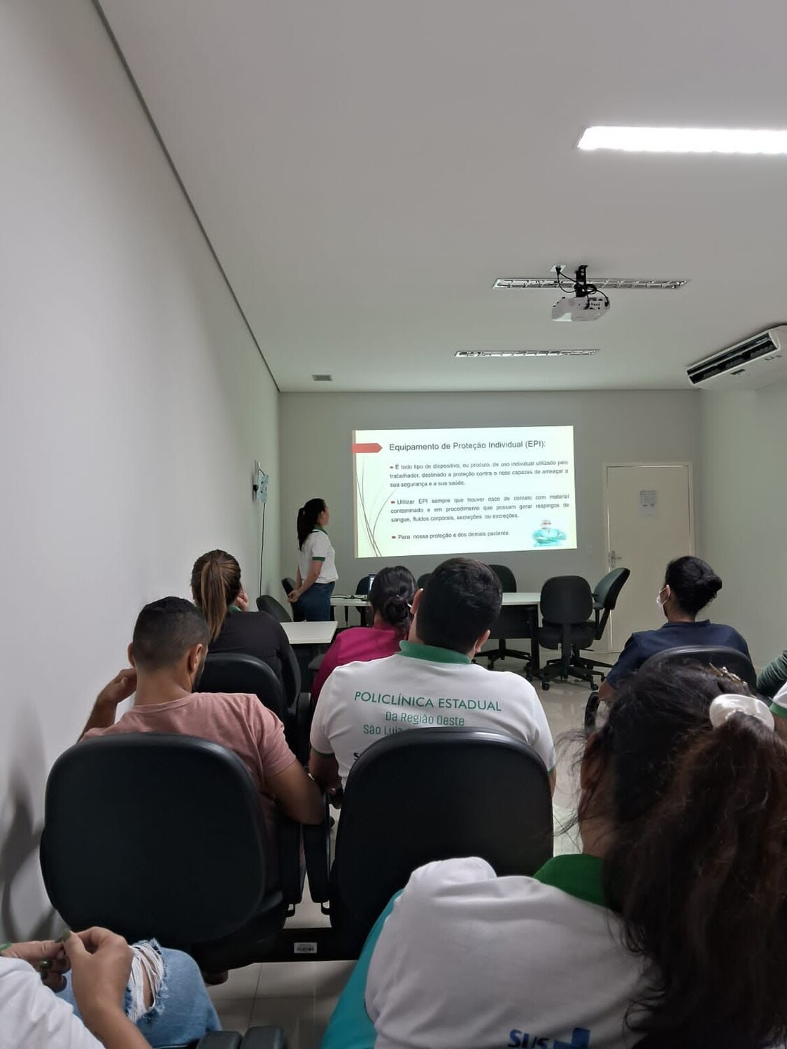 Policlínica de SLMB fala com colaboradores sobre o uso de EPIs