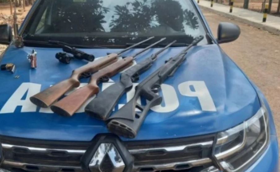 Homem é preso e quatro armas são apreendidas pela PM