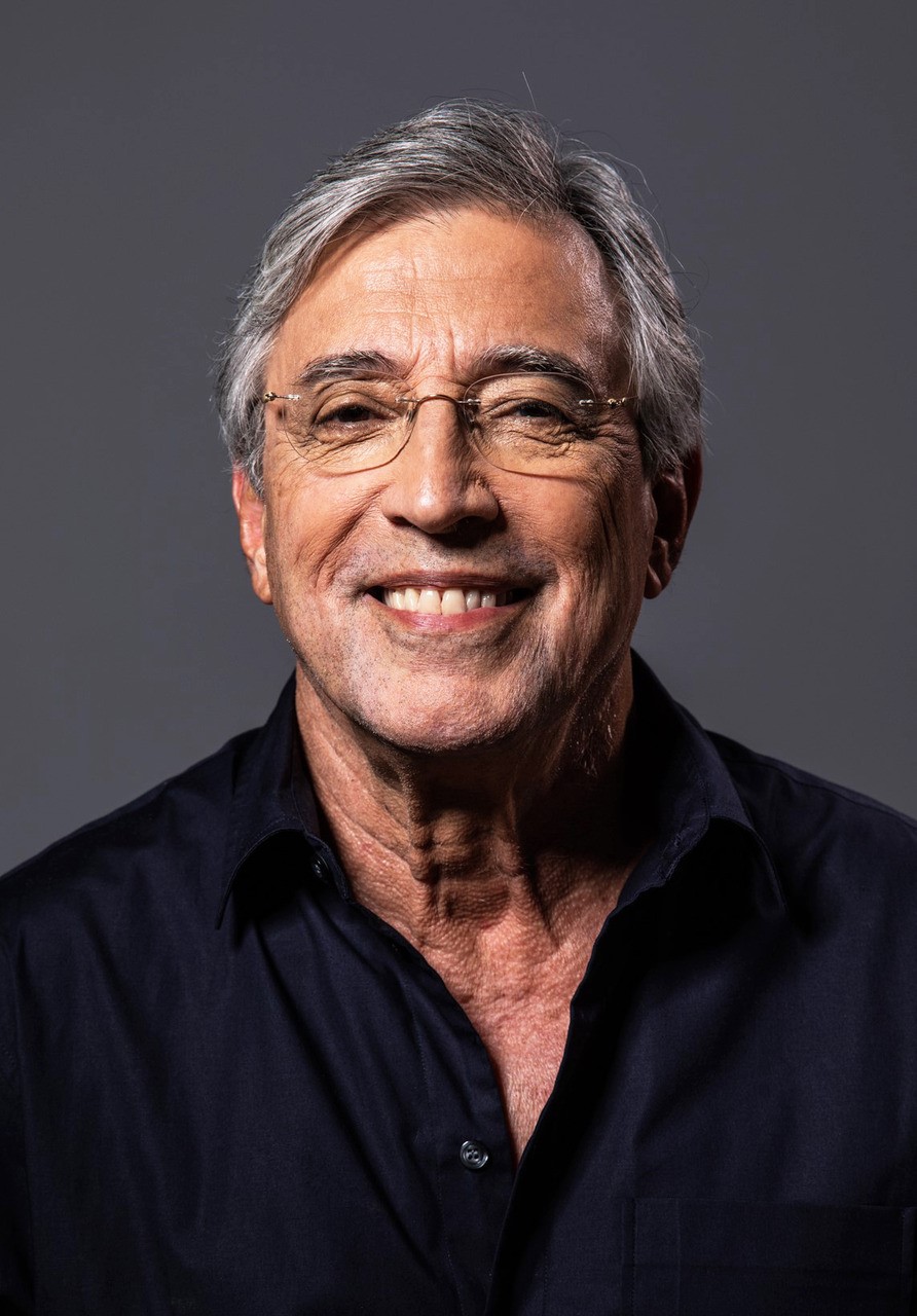 Disco emoldura obra de Ivan Lins em quadro jazzístico