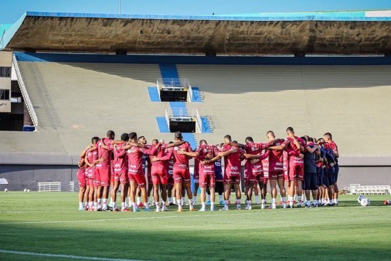 Vila Nova se prepara para confronto no Estádio Serra Dourada