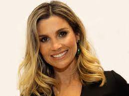 Flávia Alessandra da adeus a Globo